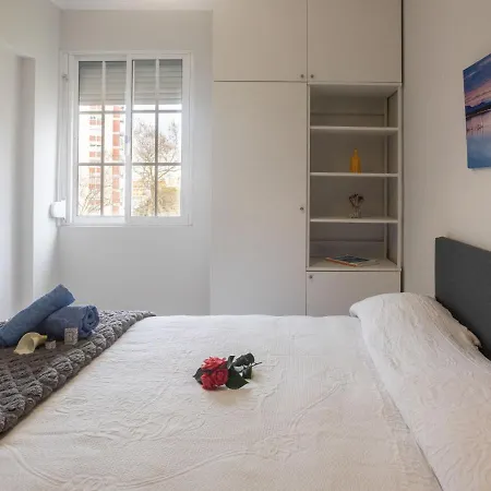 Olivais By Interhome Daire